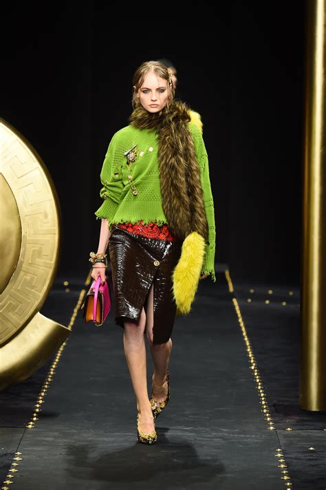 sfilata versace 12 gennaio 2019|SFILATA VERSACE DONNA AUTUNNO INVERNO .